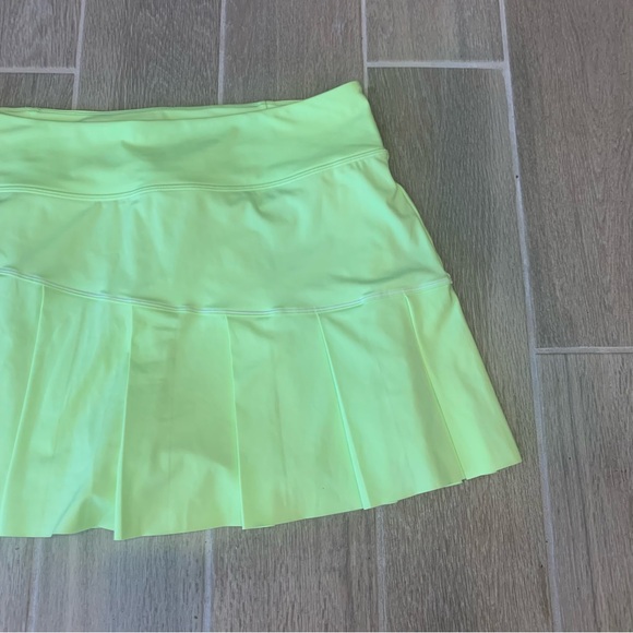 Athleta Women's Highlighter Yellow Skirt - Picture 2 of 6